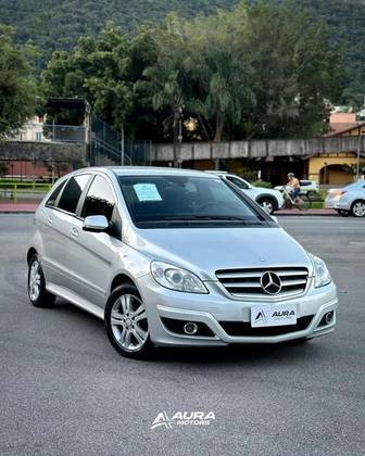 MERCEDES-BENZ B 180 1.7 8V GASOLINA 4P AUTOMÁTICO
